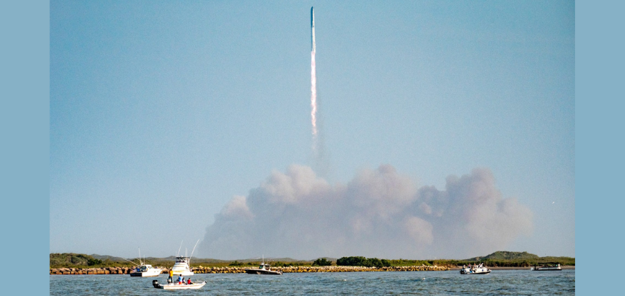 You are currently viewing SpaceX Starship Explodes Mid-Air After Fuel Leak During Test Launch